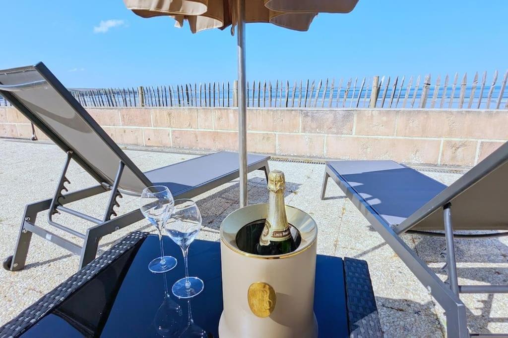 Appartement Pour 3 Personnes Sur La Plage Les Pieds Dans Leau Plonévez-Porzay Exterior photo